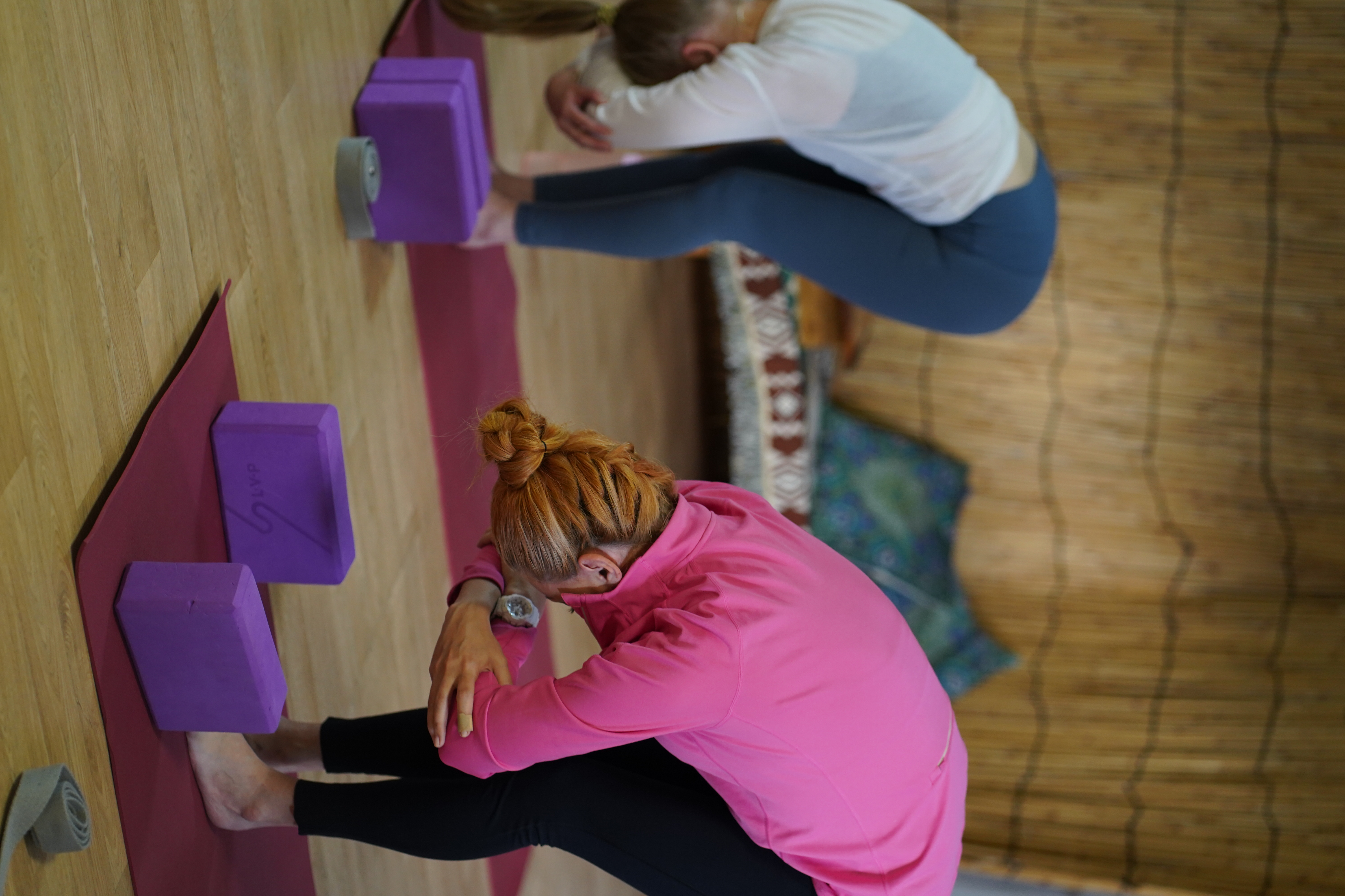 Групповое занятие по йоге, пилатесу, здоровой спине или растяжке